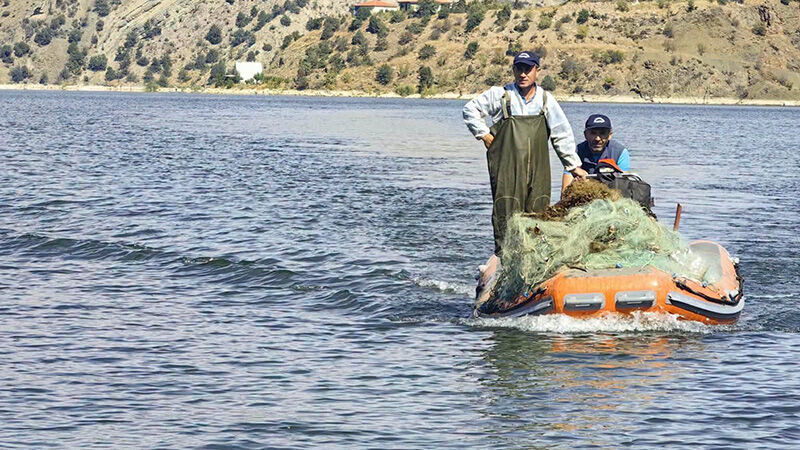 Obruk Barajı’nda 7.900 metre yasak ağ ele geçirildi