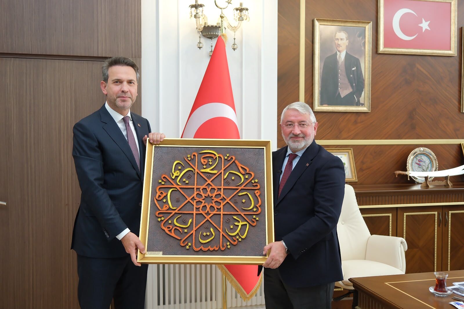 Bakan Alparslan Bayraktar’dan Çorum Beledi̇yesi̇’ne Zi̇yaret (1)