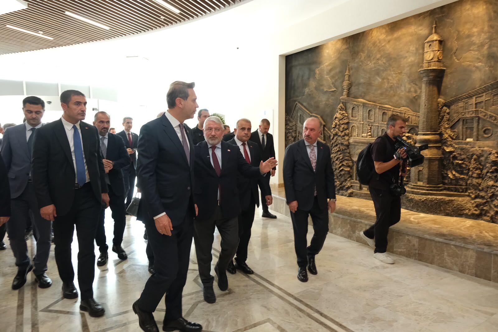 Bakan Alparslan Bayraktar’dan Çorum Beledi̇yesi̇’ne Zi̇yaret (3)