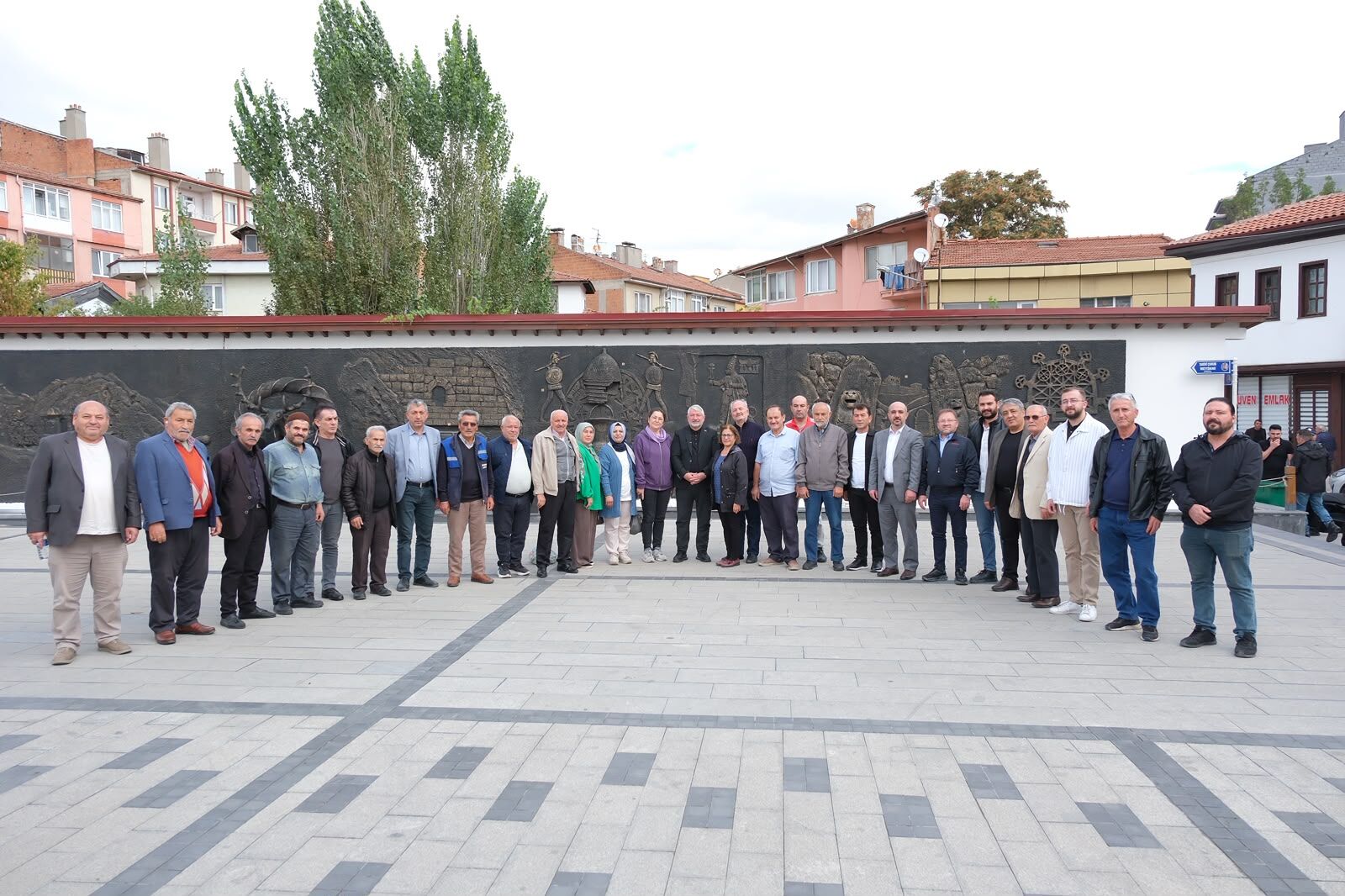 Başkan Aşgın, esnafla üzüm hasadında buluştu