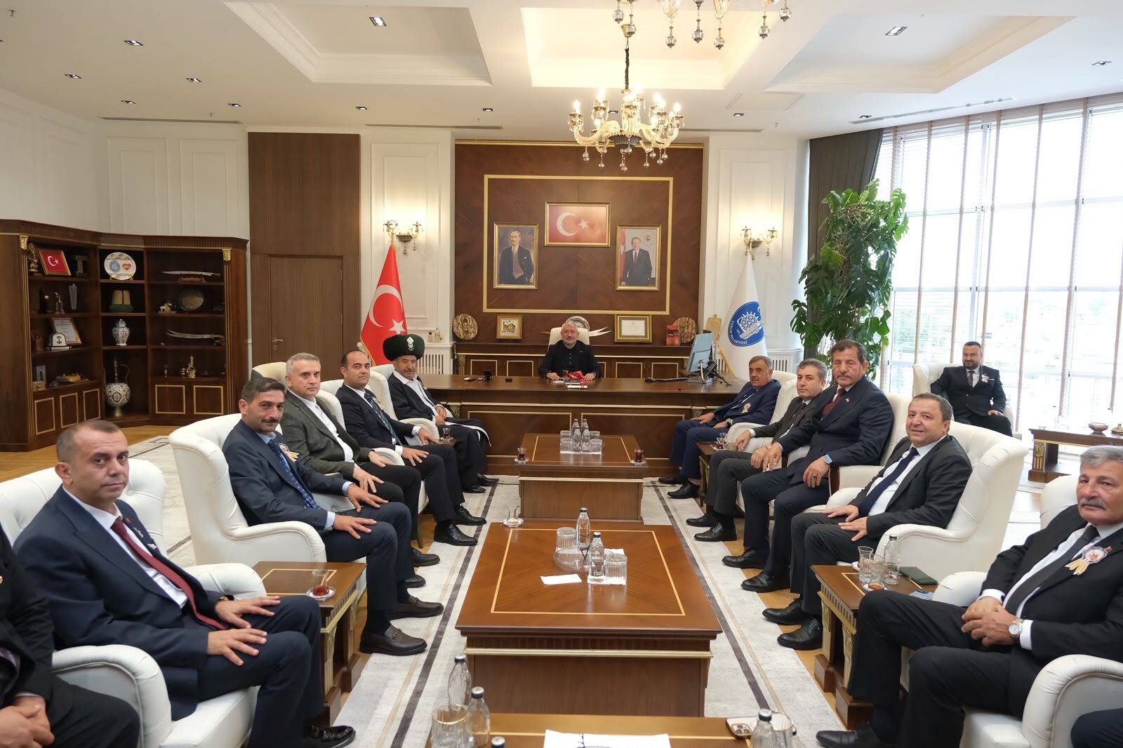 Yilin Ahi̇si̇’nden Başkan Aşgin’a Zi̇yaret (3)