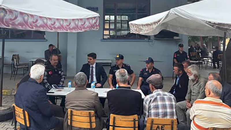 Kaymakam Furkan Türkay Kayış Hacıhamza’da vatandaşları dinledi