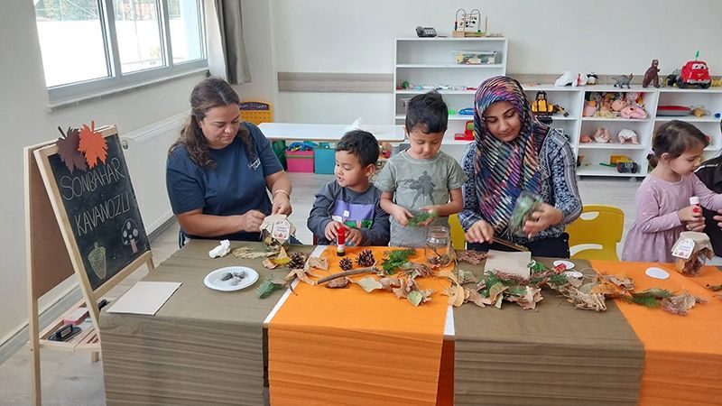 Anneler çocuklarıyla “Sonbahar Kavanozum” etkinliğine katıldı