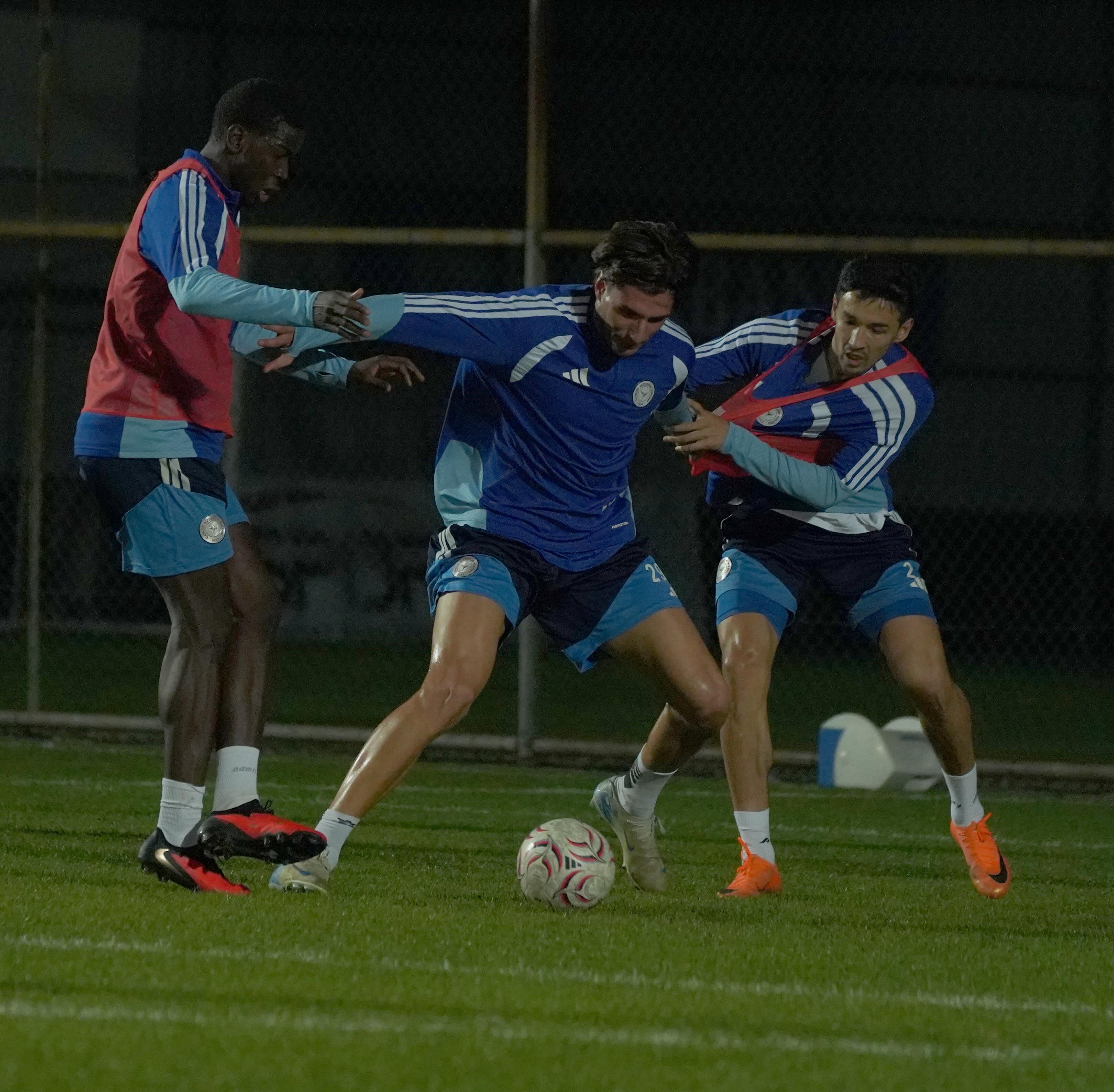 AA-20261012-42733903-42733900-CAYKUR_RIZESPOR_CORUM_FK_MACININ_HAZIRLIKLARINA_BASLADI.jpg