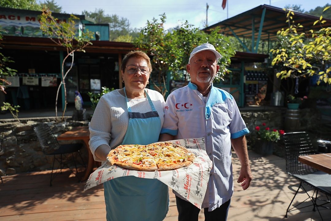 İsveç’ten Çorum’a döndüler, köylerinde pizza imparatorluğu kurdular!