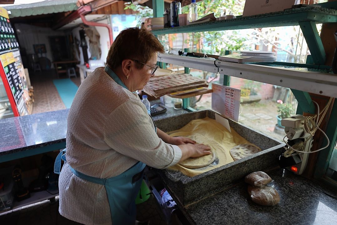 AA-20261016-42772689-42772678-ISVECTEN_CORUMA_DONEN_EMEKLI_CIFTIN_KOYLERINE_ACTIGI_PIZZACI_RAGBET_GORUYOR.jpg