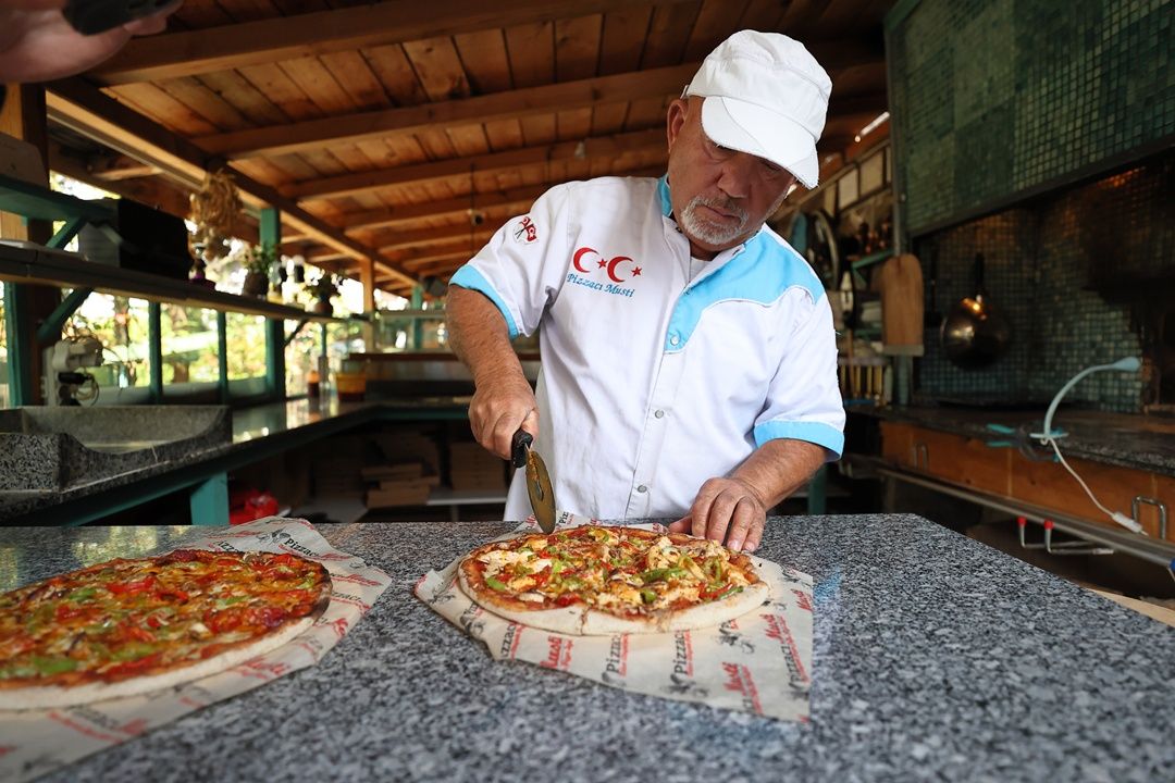 AA-20261016-42772689-42772686-ISVECTEN_CORUMA_DONEN_EMEKLI_CIFTIN_KOYLERINE_ACTIGI_PIZZACI_RAGBET_GORUYOR.jpg