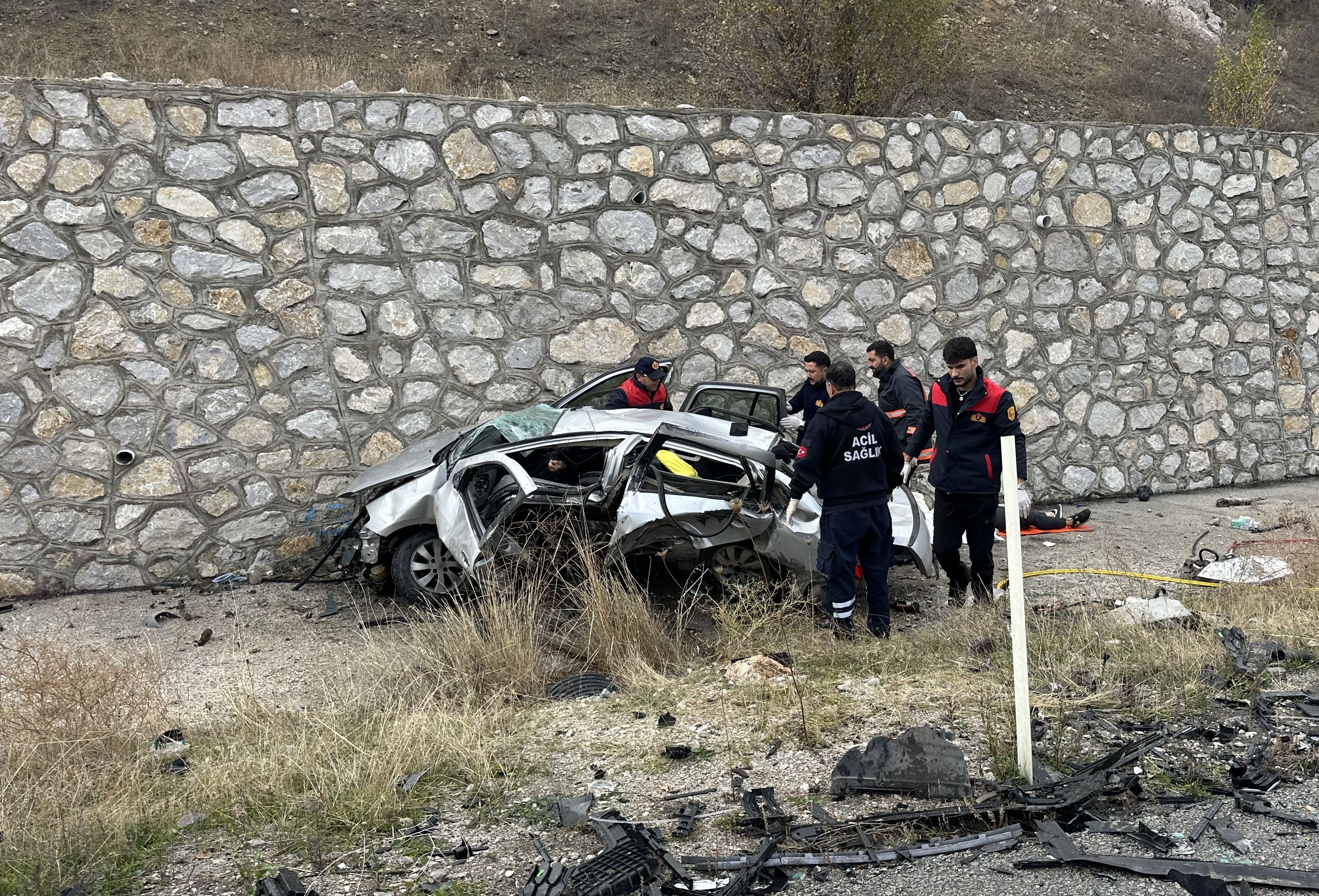AA-20261028-42893166-42893161-CORUMDA_IKI_OTOMOBIL_CARPISTI_4_KISI_OLDU_2_KISI_YARALANDI.jpg